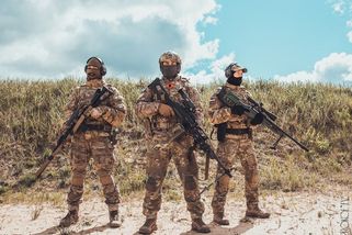 České boty na nohou ruských vojáků. Nevím, jak se tam dostaly, mlží majitel - Seznam Zprávy
